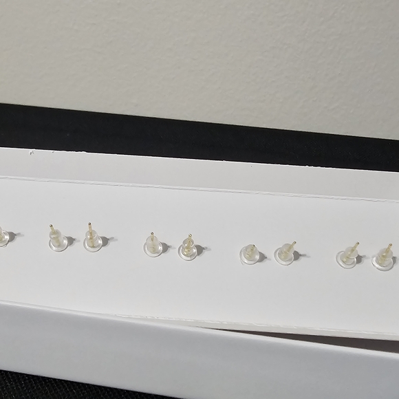 Stud Earrings Set - Picture 4 of 4